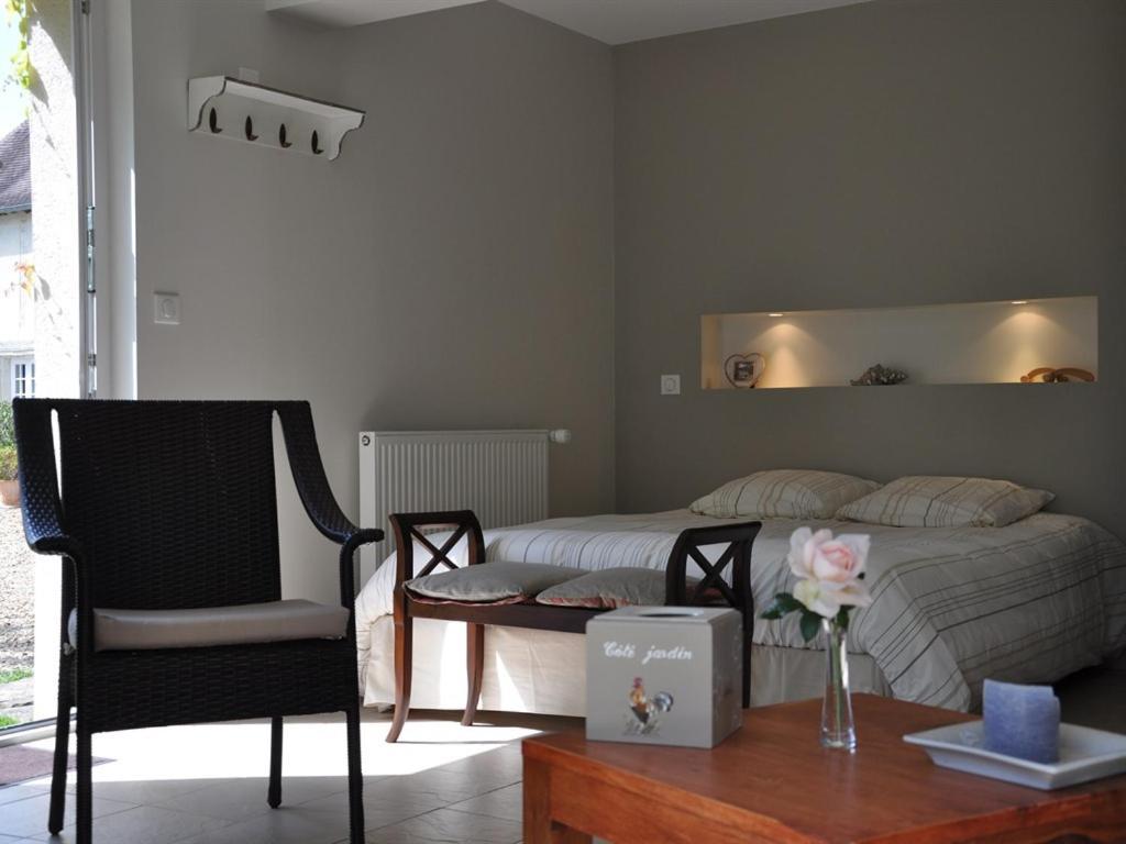 Les Marronniers Hotel Cambremer Ruang foto