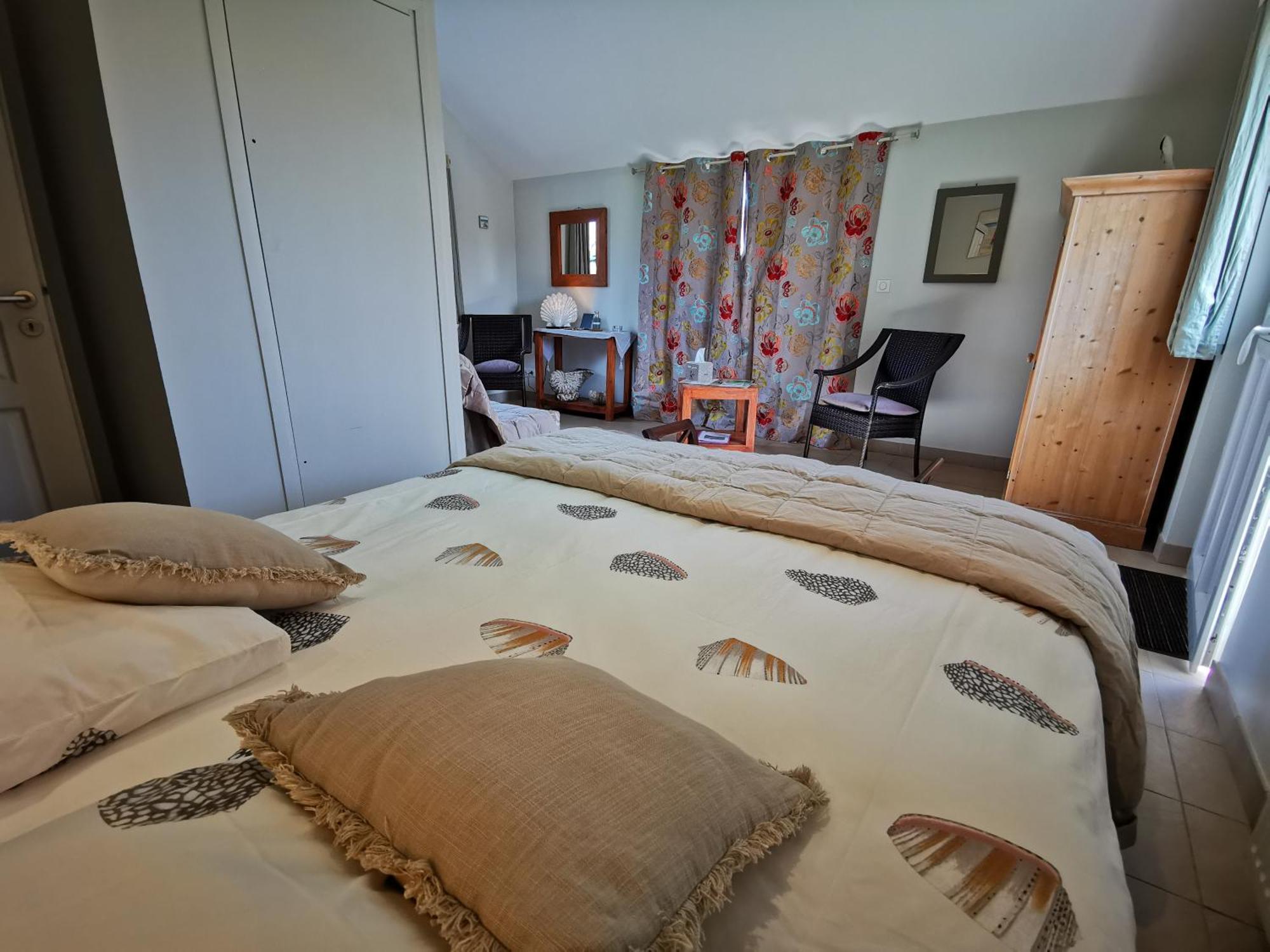 Les Marronniers Hotel Cambremer Ruang foto